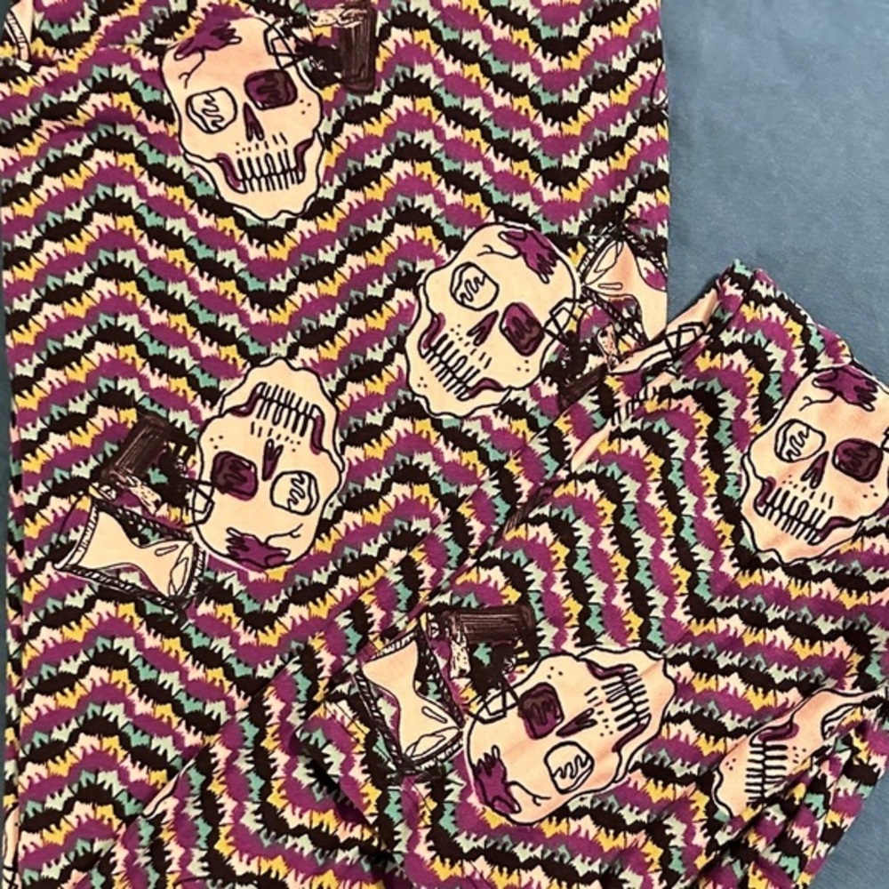 LuLaRoe‎ Multicolor Skull Print Leggings vintage